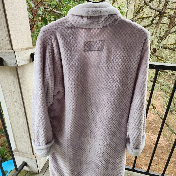 Soft Robe - Picture 4 of 4